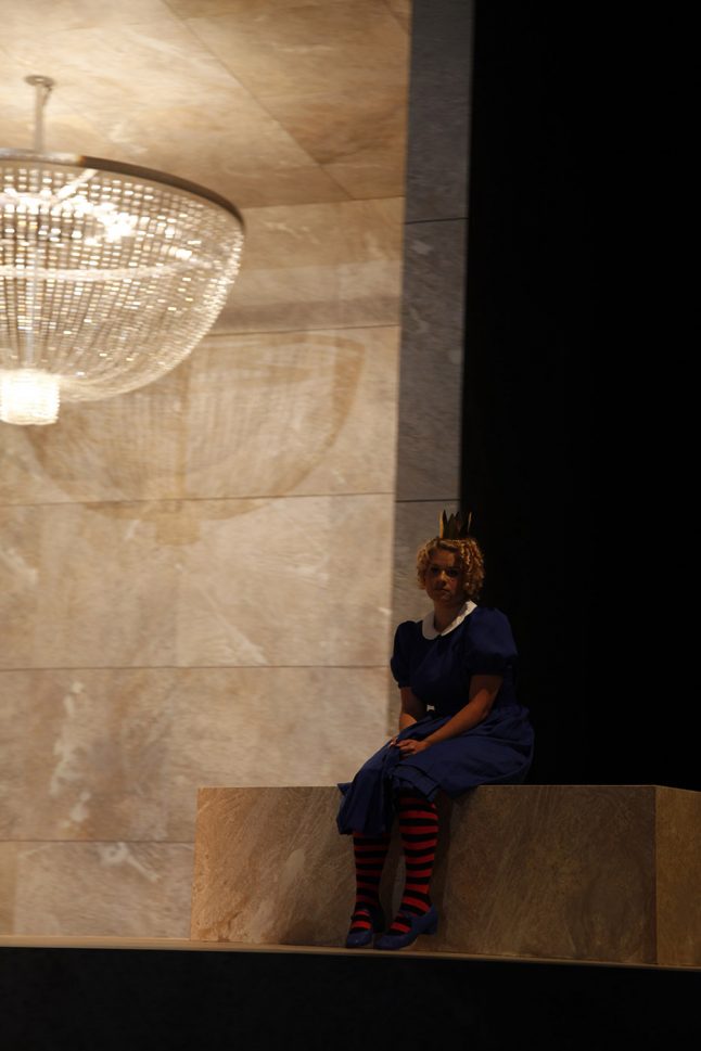2-scenografi-scenography-goje-rostrup-snehvides_spejl_den_jyske_opera_danish_national_opera_2011