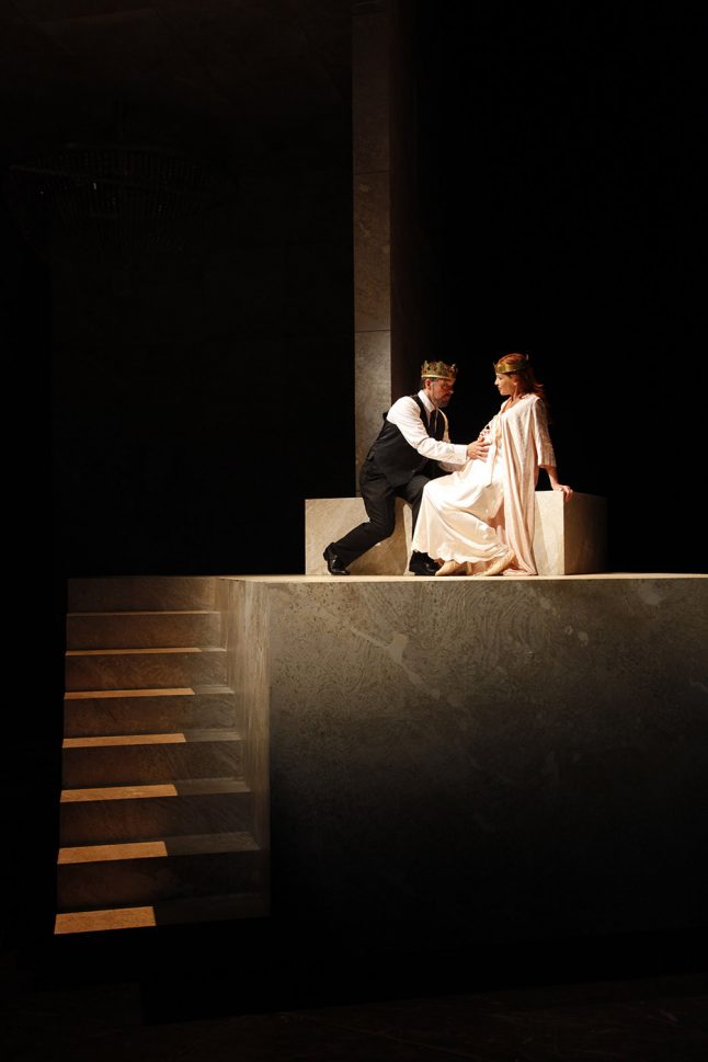 8-scenografi-scenography-goje-rostrup-snehvides_spejl_den_jyske_opera_danish_national_opera_2011