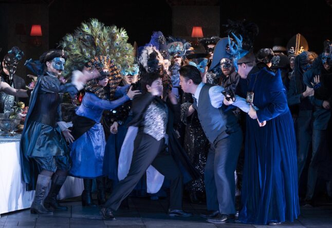 Un Ballo in Maschera 1 Oldenburgisches Staatstheater kostumedesign costume design Goeje Rostrup foto Stephan Walzl